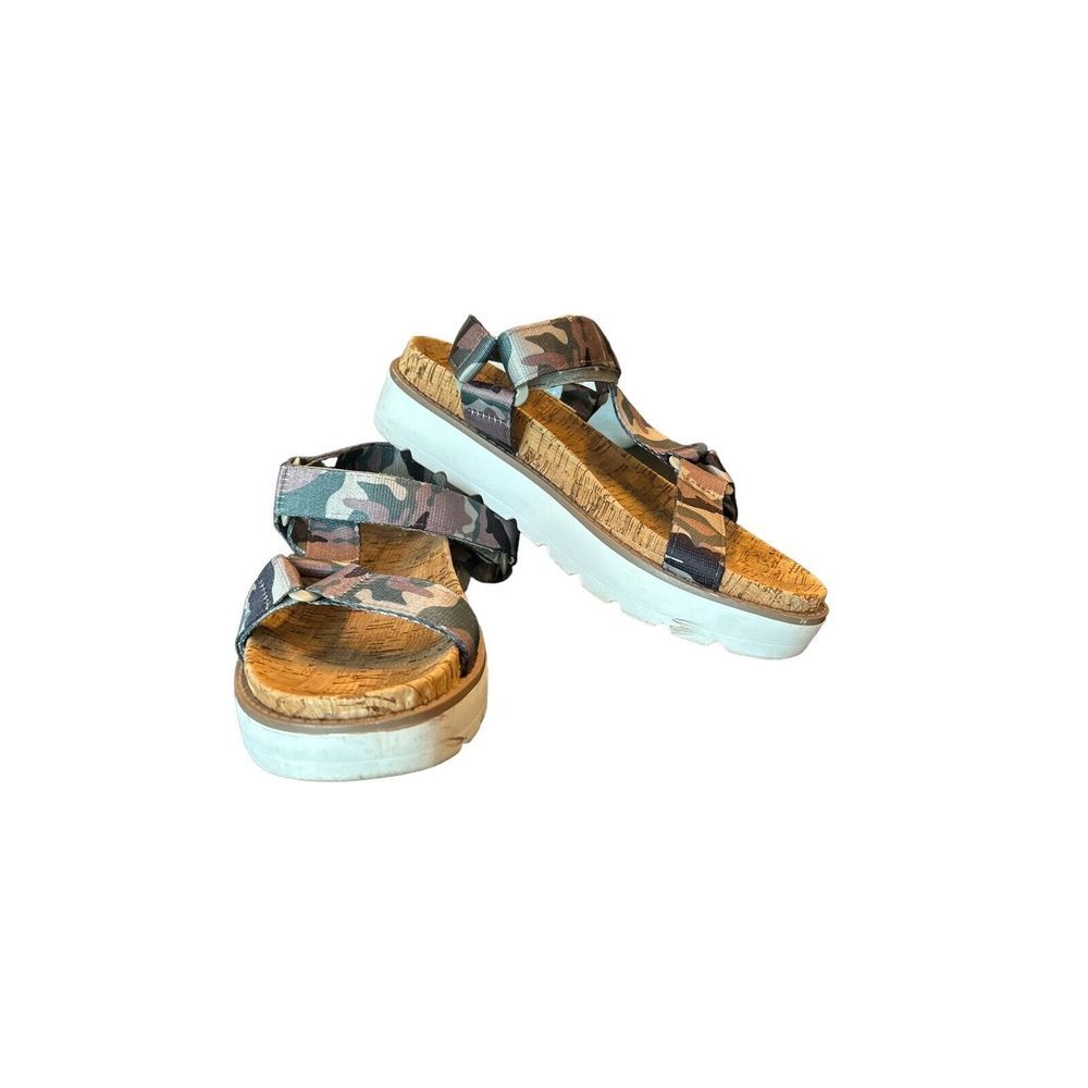 Esprit‎ ladies size 8.5 sandals Strappy camouflage nylon Thick white Soles